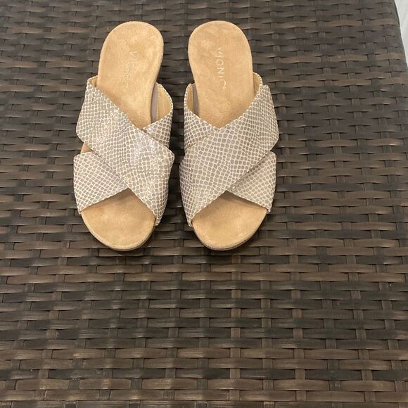 Vionic Leticia wedge sandals, with the lizard, print leather, upper and a cork w - Picture 1 of 6